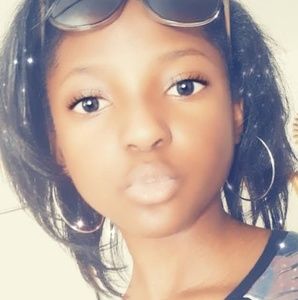 Meet your Posher, Celina